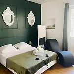 Romantique Balneo Apartment *