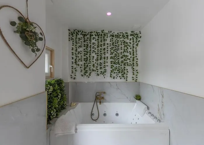 Romantique Balneo Apartman *