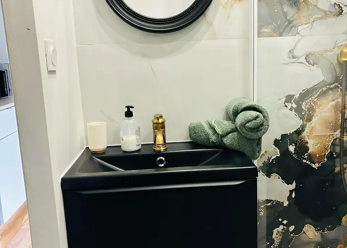 Romantique Balneo Apartman Grenoble